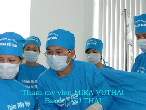Bác sĩ Vũ Thái với 15 năm kinh nghiệm sẽ tiến hành phẫu thuật 