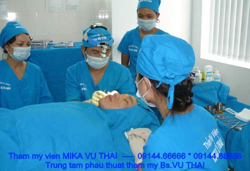 Khách hàng luôn hài lòng với sự tận tâm và kết quả sau phẫu thuật