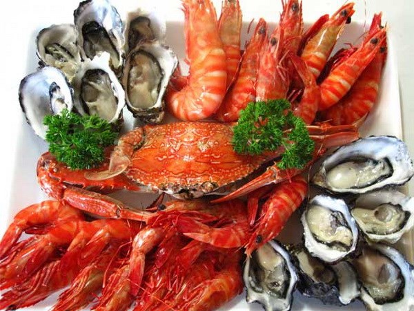 Không ăn đồ tanh biển, hải sản sau phẫu thuật tạo môi chẻ